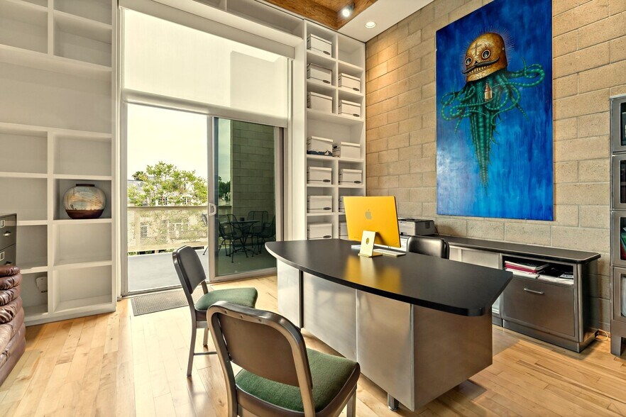 More Photos Of 631 N Larchmont Blvd, Los Angeles Office Residential For Sale