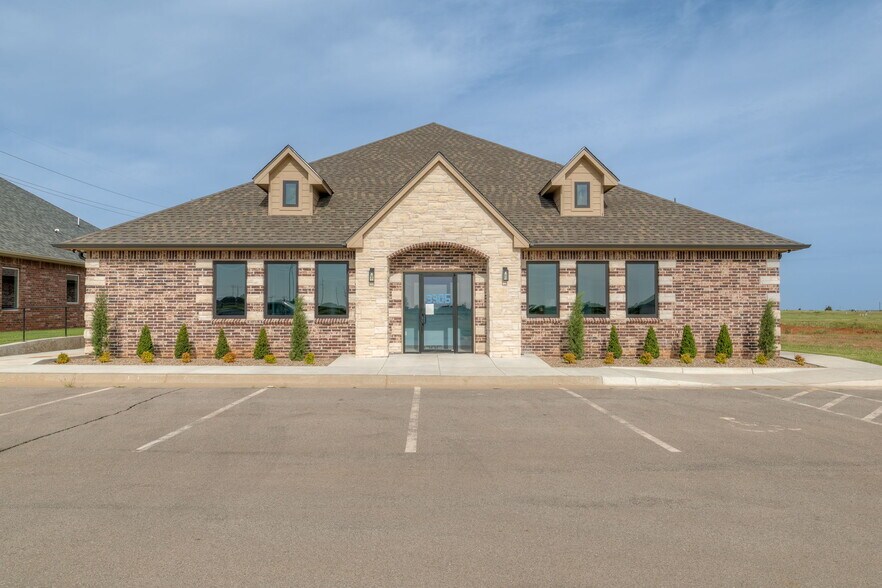 Primary Photo Of 3305 NW 192nd St, Edmond Healthcare For Sale