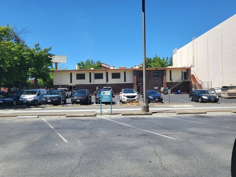 More Photos Of 1767 Market St, Redding Loft Creative Space For Lease