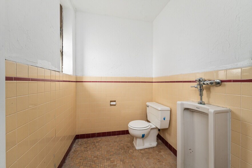 More Photos Of 2147 Acushnet Ave, New Bedford Service Station For Sale