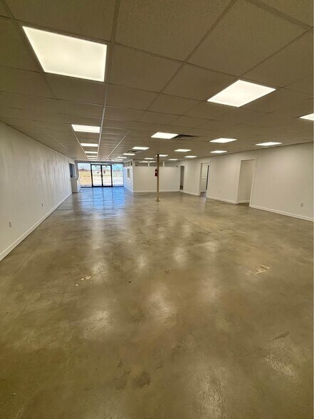 More Photos Of 9474 US-175, Kemp Flex For Lease