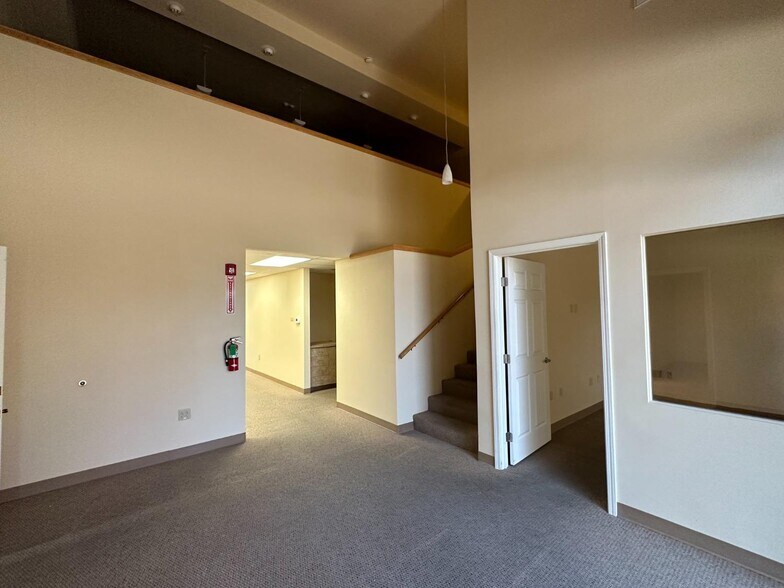 More Photos Of 11860 Kemper Rd, Auburn Flex For Sale