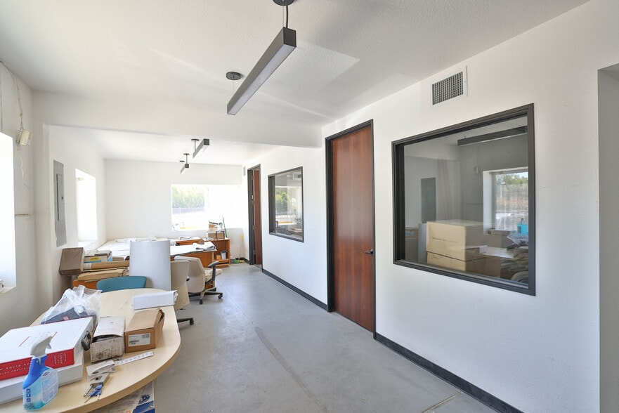 More Photos Of 6620 Monterey Rd, Gilroy Warehouse For Sale