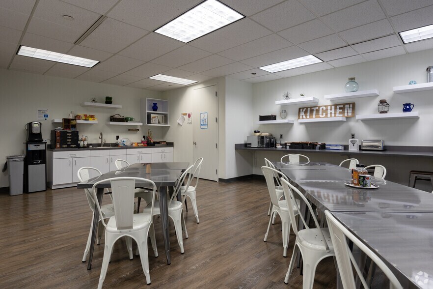 More Photos Of 10 Waterview Blvd, Parsippany Office For Sale