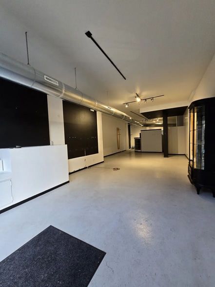 More Photos Of 1721 W North Ave, Chicago Storefront Retail Residential For Lease