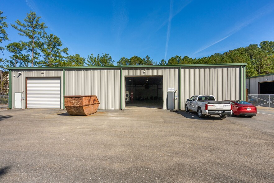 More Photos Of 3270 Benchmark Dr, Ladson Manufacturing For Lease