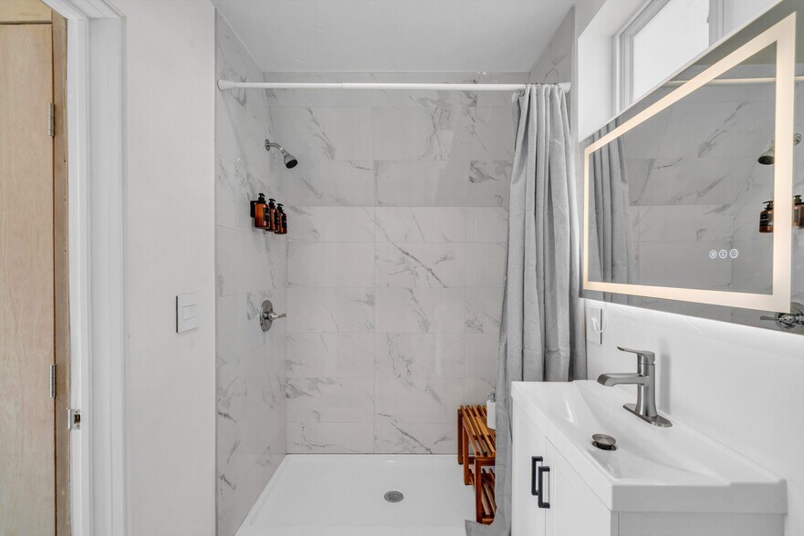 More Photos Of 360 Overlook ln, Glendale Specialty For Sale