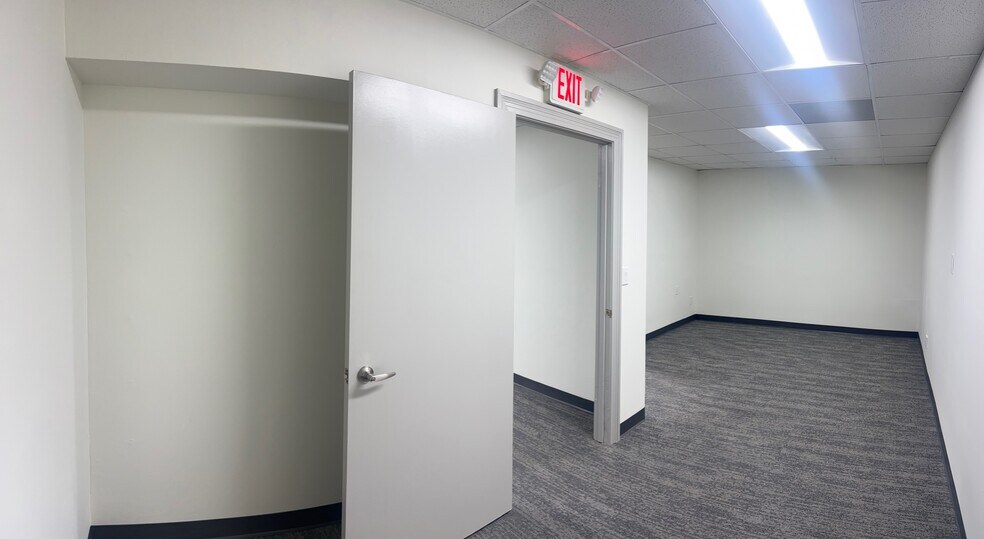 More Photos Of 3111 Fortune Way, Wellington Warehouse For Lease