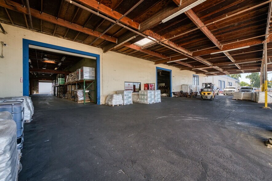 More Photos Of 5333 N Cornelia Ave, Fresno Warehouse For Sale