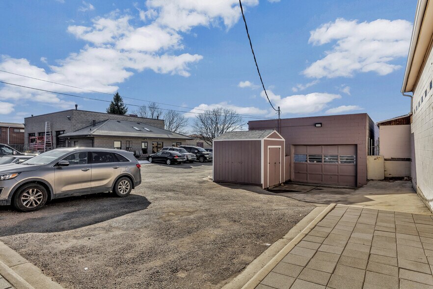 More Photos Of 770 Dayton St, Aurora Flex For Lease