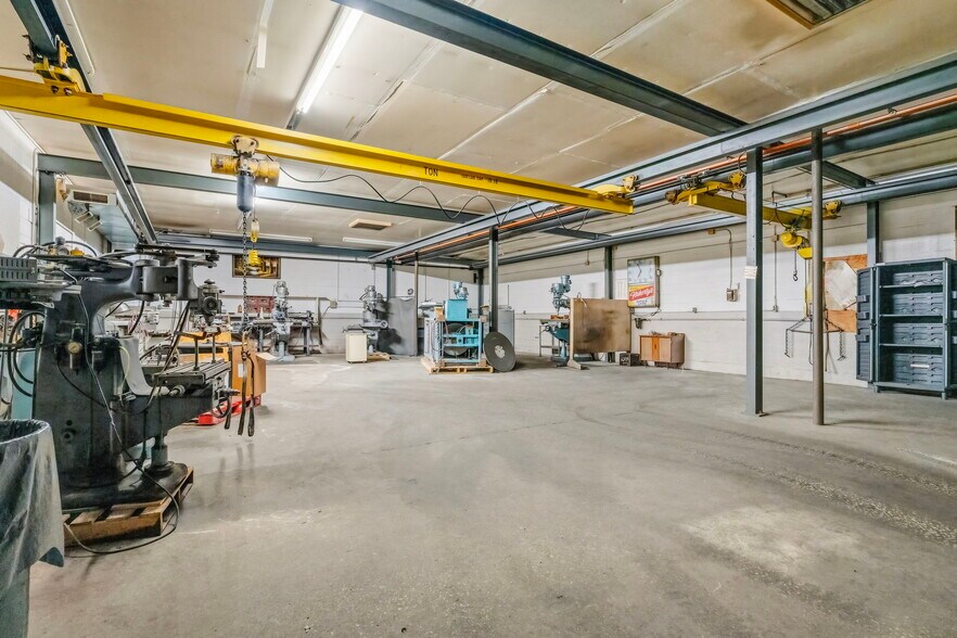 More Photos Of 1609-1625 Massillon Rd, Akron Warehouse For Sale