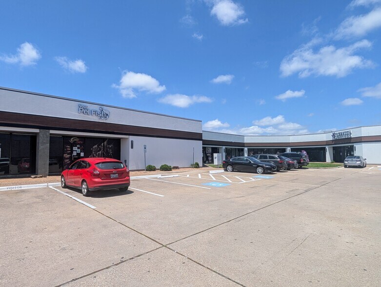 More Photos Of 2741 E Belt Line Rd, Carrollton Unknown For Lease
