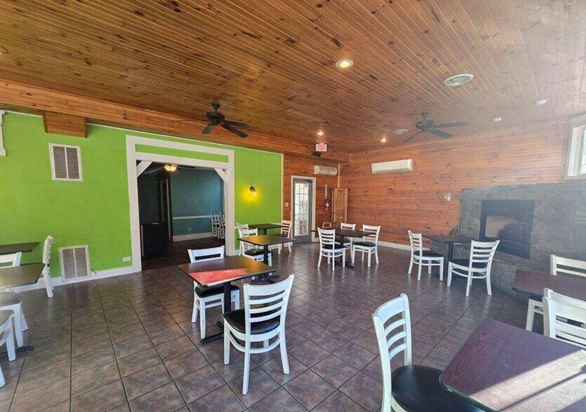 More Photos Of 174 N Washington St, Berkeley Springs Restaurant For Sale