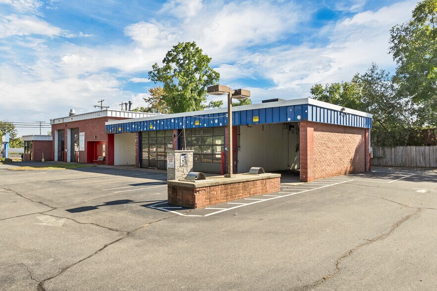 More Photos Of 386 Daniel Webster Hwy, Merrimack Auto Repair For Lease