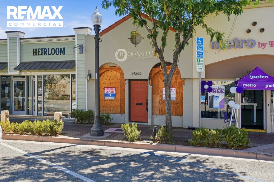 More Photos Of 24263 Main St, Newhall Storefront For Sale