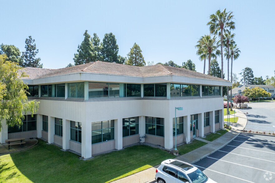 More Photos Of 1155 Eugenia Pl, Carpinteria Office For Sale