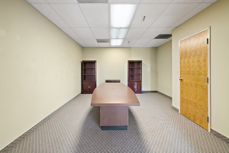 More Photos Of 14325 Willard Rd, Chantilly Office For Lease