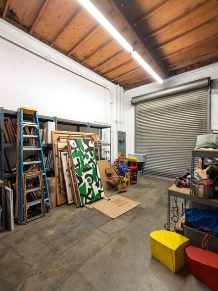 More Photos Of 2860 Glenview Ave, Los Angeles Warehouse For Sale