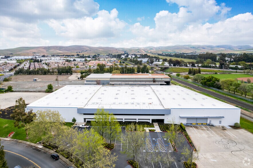 More Photos Of 5775 Brisa St, Livermore Warehouse For Sale