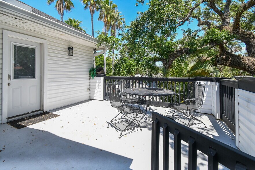 More Photos Of 454 Main St, Safety Harbor Storefront Retail Residential For Sale