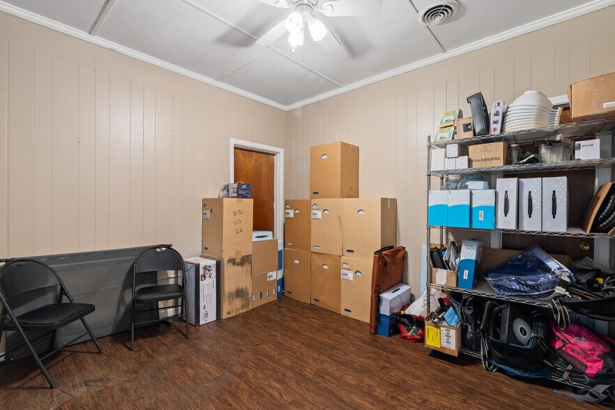 More Photos Of 531 Central Ave, Laurel Flex For Sale