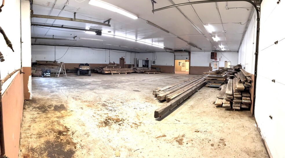 More Photos Of 1249 Lehigh Station Rd, Henrietta Warehouse For Lease