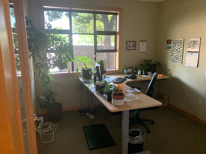 More Photos Of 831 O'Hare Pky, Medford Medical For Lease