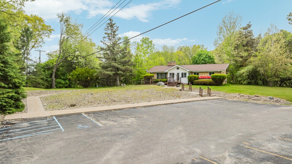 More Photos Of 7217 Sashabaw Rd, Village of Clarkston Office Residential For Sale