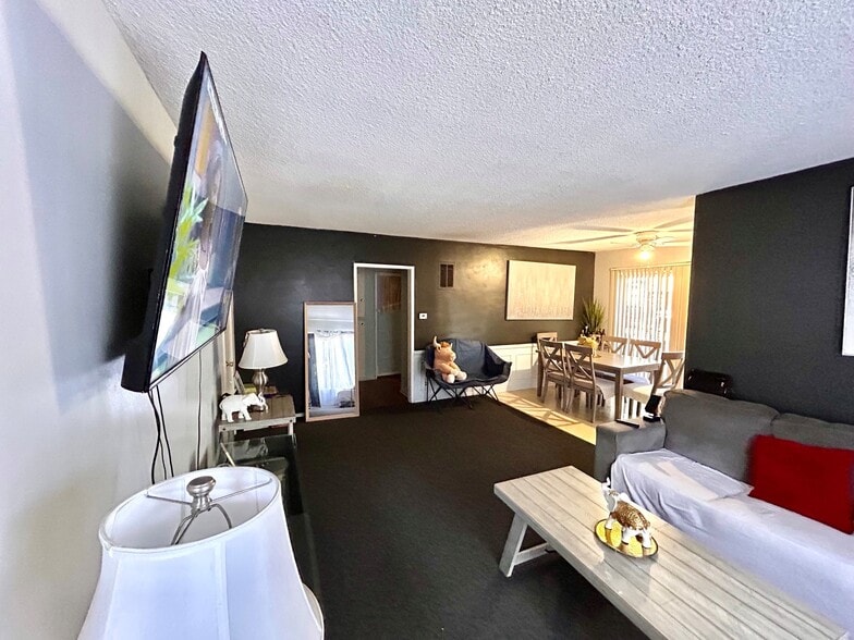 More Photos Of 6214 S Victoria Ave, Los Angeles Apartments For Sale