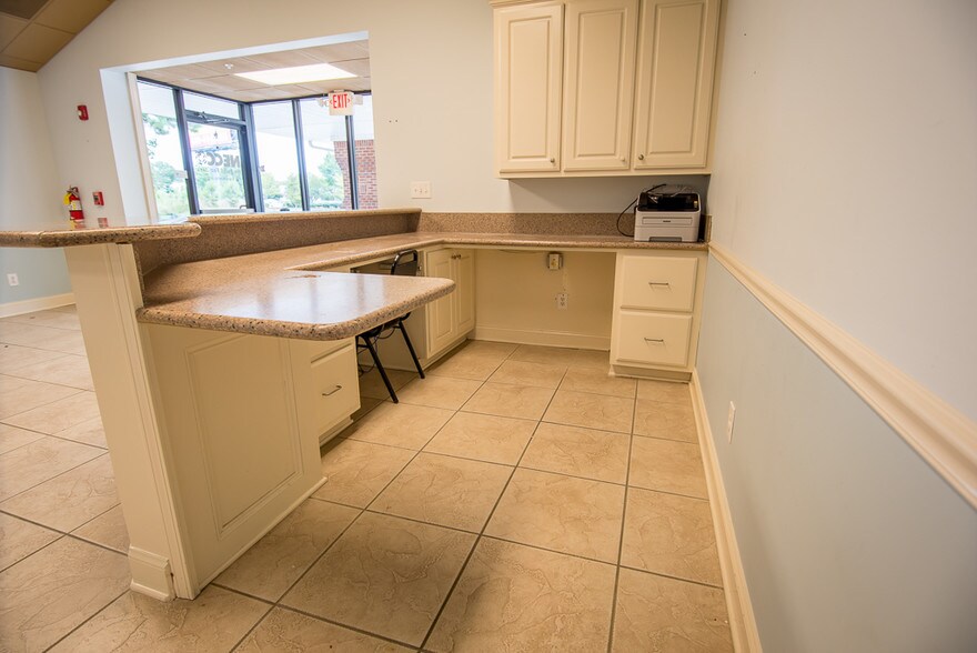 More Photos Of 9478 Winding Way Ln, Jonesboro Office For Sale