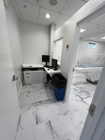 More Photos Of 14 Oak Forest Rd, Bluffton Medical For Lease