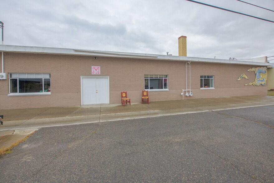 More Photos Of 315 N Main St, Gunnison General Retail For Sale