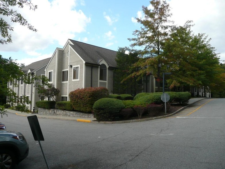 More Photos Of 190 Goldens Bridge Rd, Katonah Medical For Lease