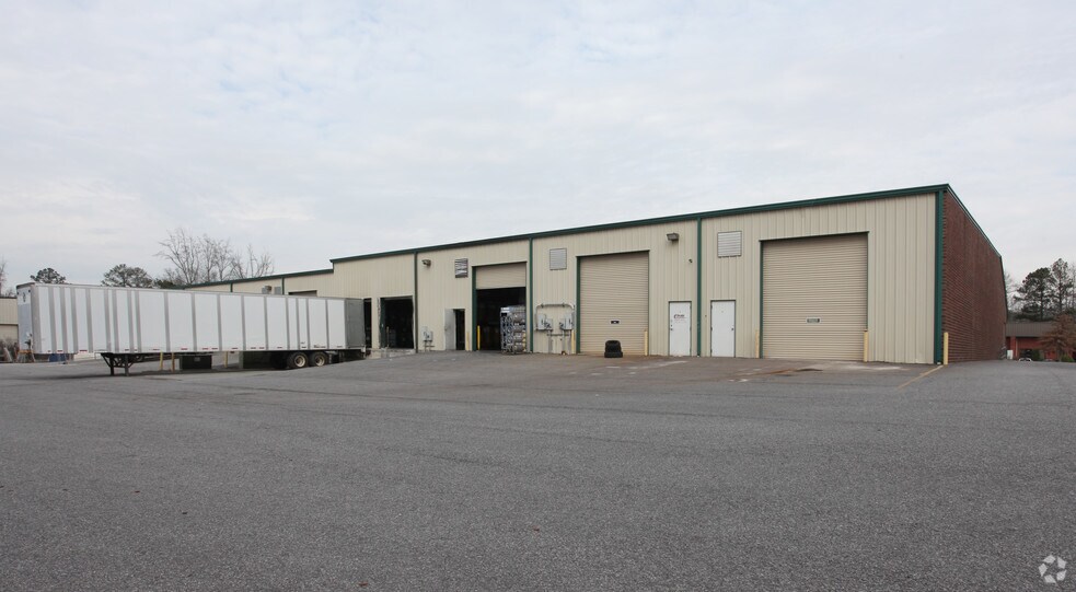 More Photos Of 1025 Union Center Dr, Alpharetta Research And Development For Lease