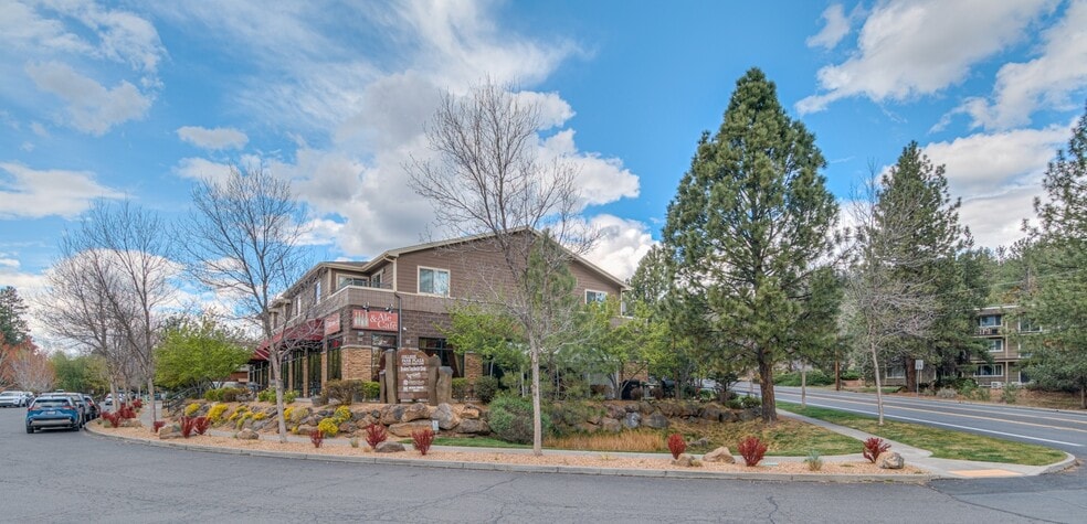 More Photos Of 1740 NW Pence Ln, Bend Freestanding For Lease