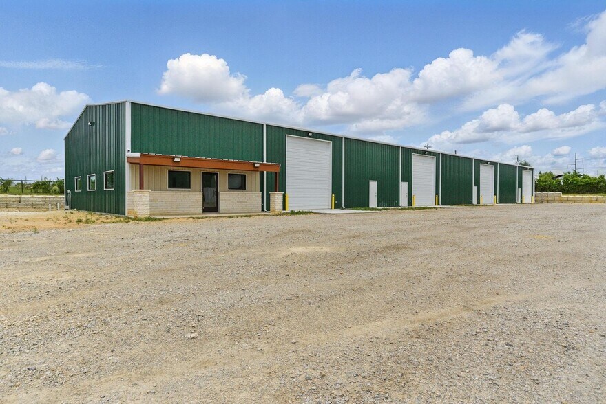 Primary Photo Of 120 W Scenic Trl, Weatherford Warehouse For Lease