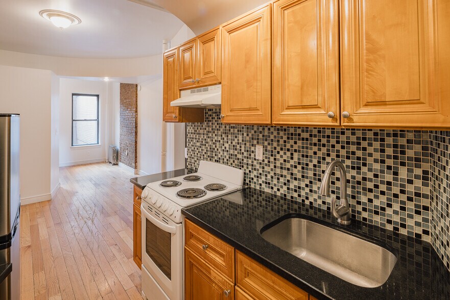 More Photos Of 414 W 42nd St, New York Apartments For Sale