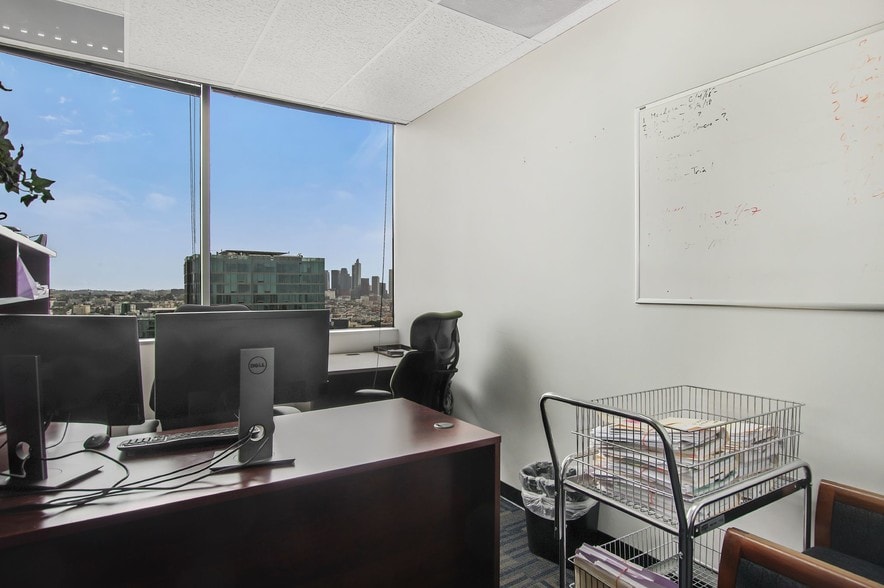 More Photos Of 3250 wilshire Blvd, Los Angeles Office For Lease
