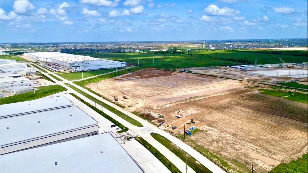 More Photos Of 000 Discovery Hills Parkway, Brookshire Unknown For Lease