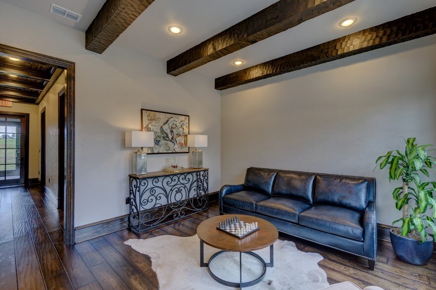 More Photos Of 6115 New Copeland Rd, Tyler Medical For Sale