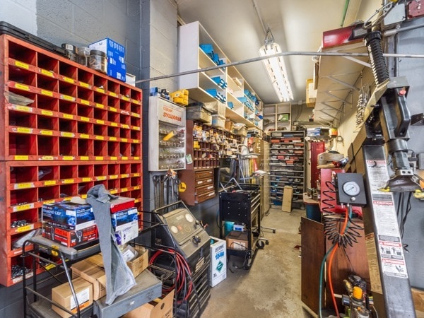 More Photos Of 305 S Michigan Ave, Kenilworth Industrial For Sale