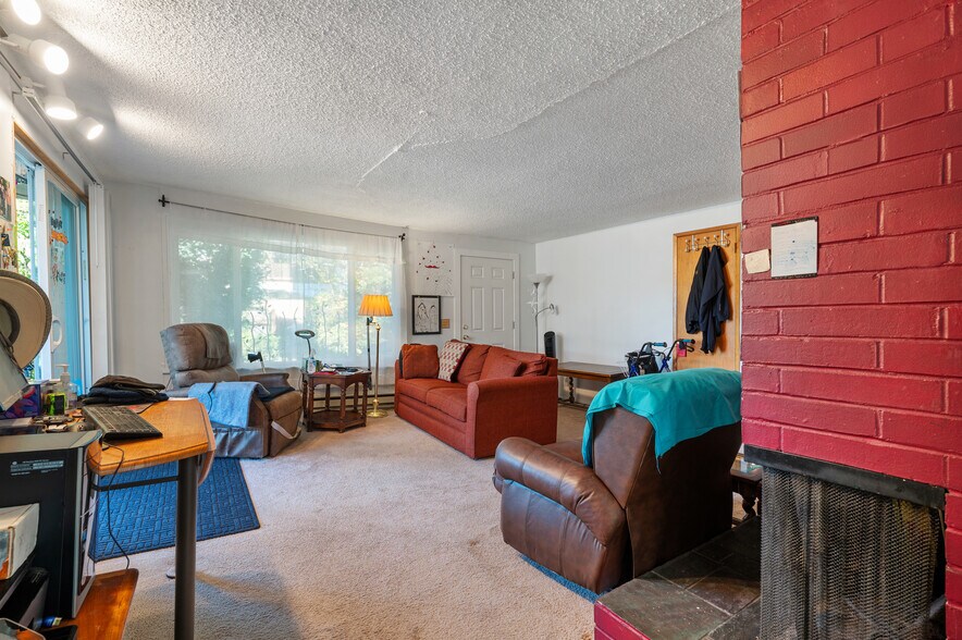 More Photos Of 324 3rd Ave S, Edmonds Apartments For Sale