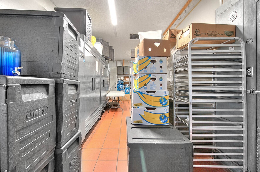 More Photos Of 14901 S Western Ave, Gardena Freestanding For Lease