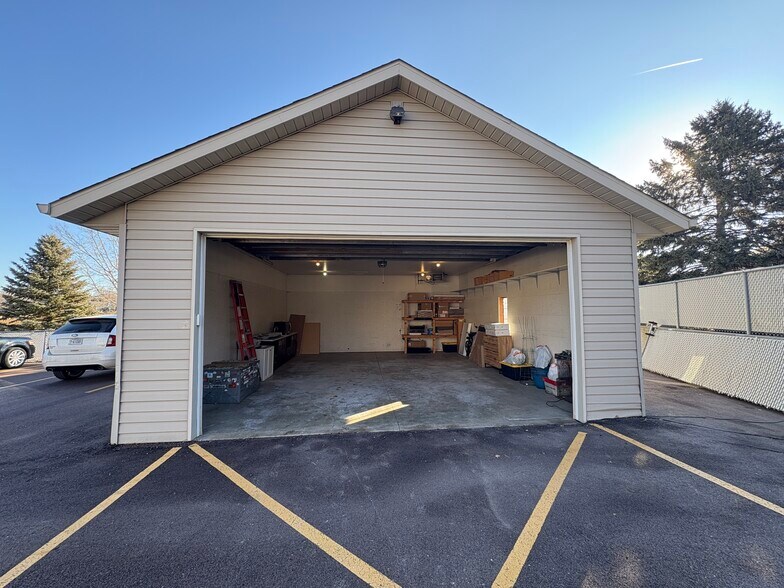 More Photos Of 5200 S Cliff Ave, Sioux Falls Office For Lease