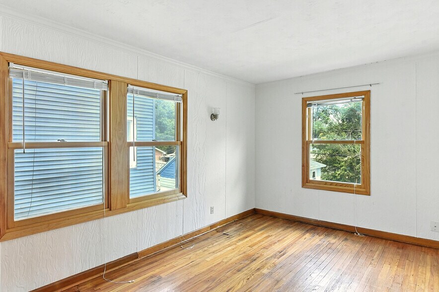 More Photos Of 817 N 48th St, Omaha Apartments For Sale