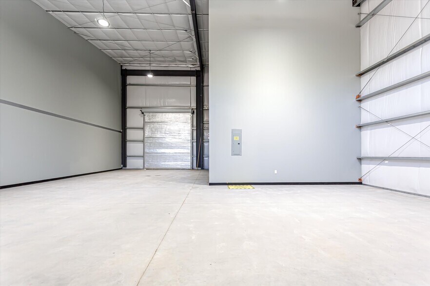 More Photos Of 14160 Horseshoe Bnd, Conroe Unknown For Lease