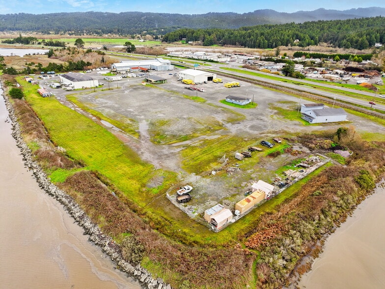 More Photos Of 4051-4061 N Highway 101, Eureka Warehouse For Sale