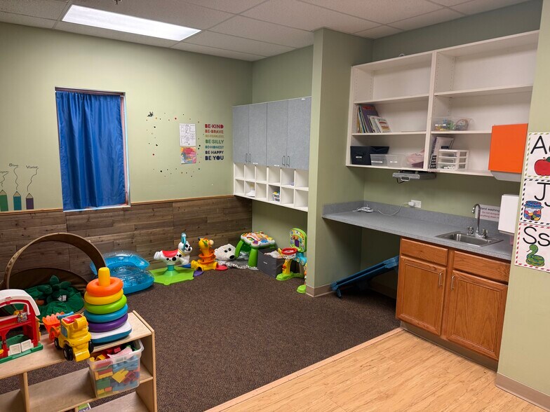 More Photos Of 5225 N 158th Ave, Omaha Daycare Center For Lease