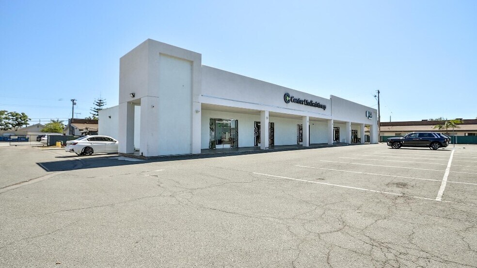 More Photos Of 12372 Garden Grove Blvd, Garden Grove Medical For Lease