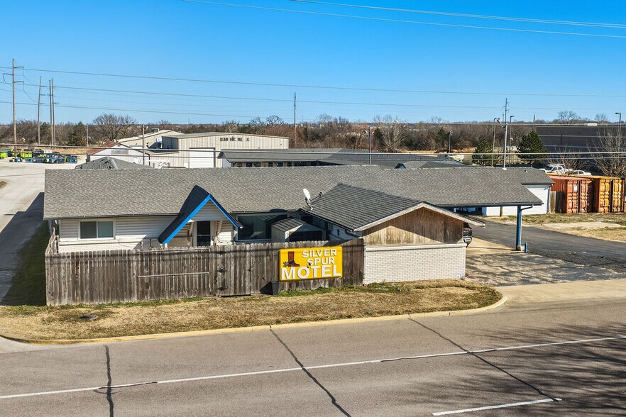 More Photos Of 1900 No Broadway Ave, Ada Hotel For Sale